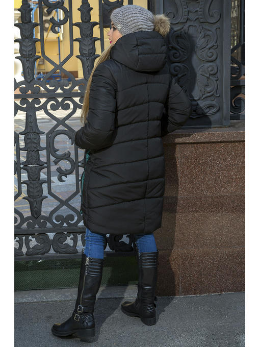 Женская куртка-пуховик, черная с яркими вставками — изображение 3