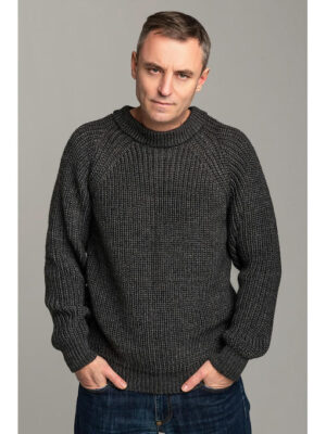 Шерстяной мужской свитер с рукавом реглан в цвете графит