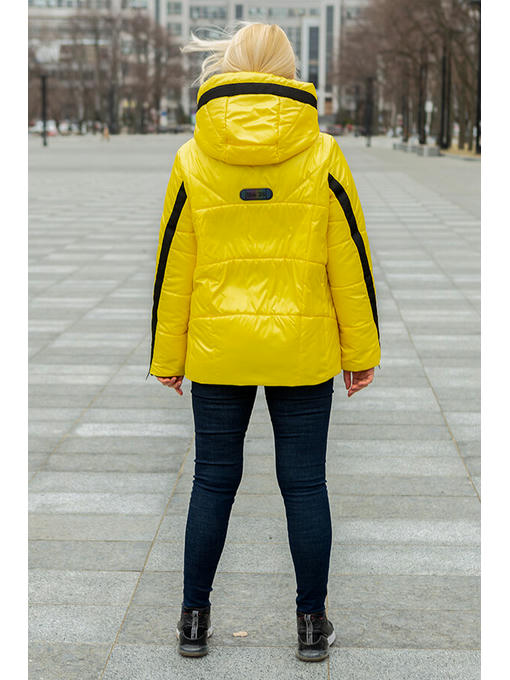 Желтая демисезонная женская куртка с контрастной отделкой — изображение 8