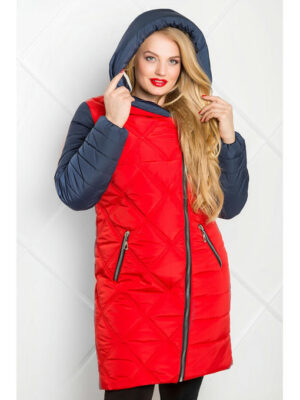 Зимнее женское пальто красное с синими рукавами