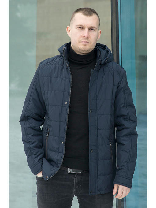 Куртка мужская на весну/осень в темно-синем цвете с внешними карманами на молнии и капюшоном — изображение 4