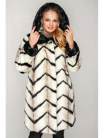 Длинная шуба молочного цвета под норку