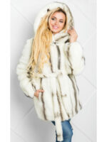 Белая шуба с черной полосой из искусственной норки с поясом