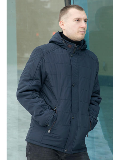 Куртка мужская на весну/осень в темно-синем цвете с внешними карманами на молнии и капюшоном — изображение 5