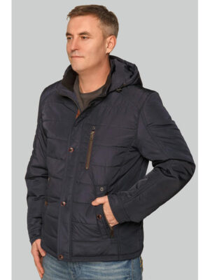 Практичная мужская демисезонная куртка синего цвета на каждый день