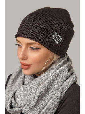 Женская черная шапка для сезона весна / осень