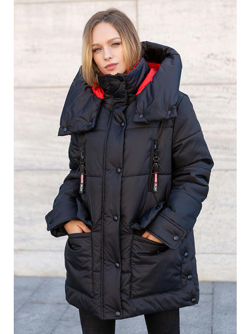 Черная зимняя женская куртка оверсайз — изображение 9