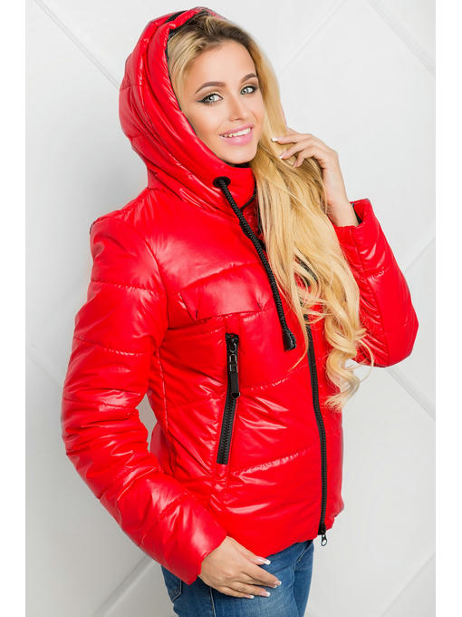 Короткая красная демисезонная куртка — изображение 2