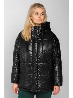 Женская зимняя куртка с капюшоном черная