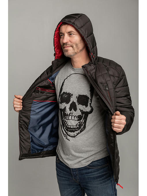 Мужская стильная демисезонная куртка черная с красным капюшоном — изображение 3