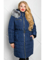 Зимнее пальто-пуховик синее с меховой опушкой на капюшоне