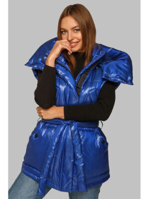 Женская жилетка из плащевки в цвете электрик с поясом