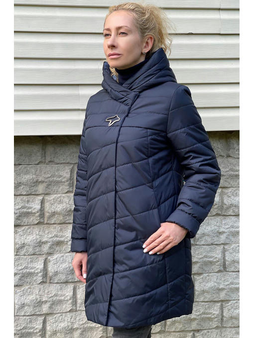 Демисезонная женская куртка темно-синего цвета