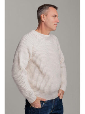Шерстяной мужской свитер с рукавом реглан в молочном цвете
