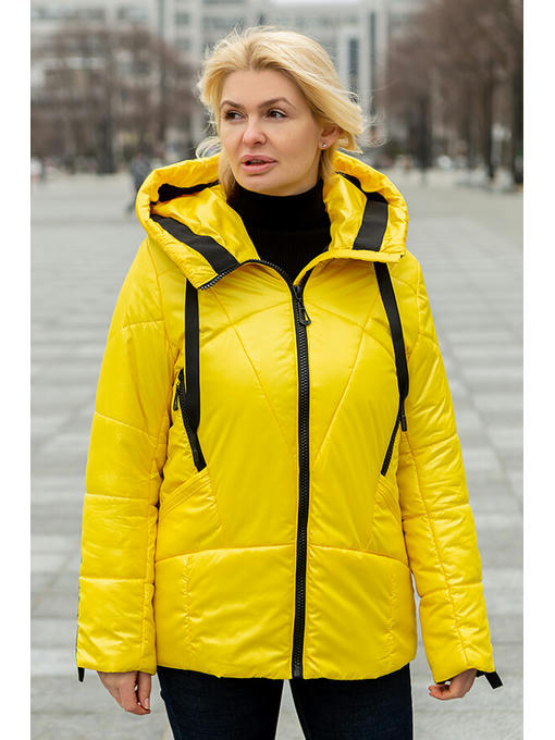 Желтая демисезонная женская куртка с контрастной отделкой — изображение 6