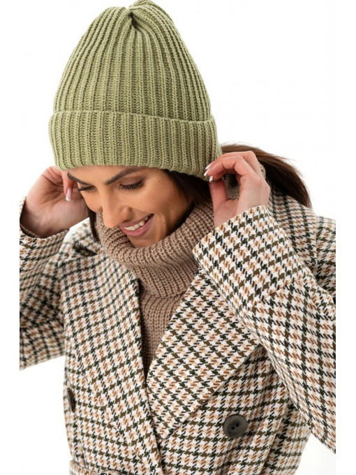 Стильная вязаная женская шапка фисташка — изображение 3