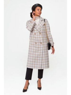 Классическое пальто бежевое