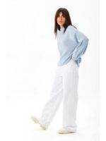 Свитер с рукавами-фонариками голубой