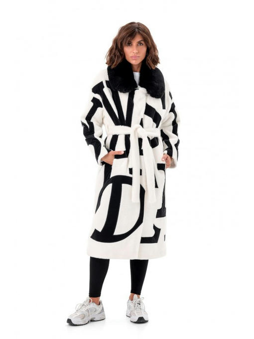 Дизайнерское пальто белое — изображение 5