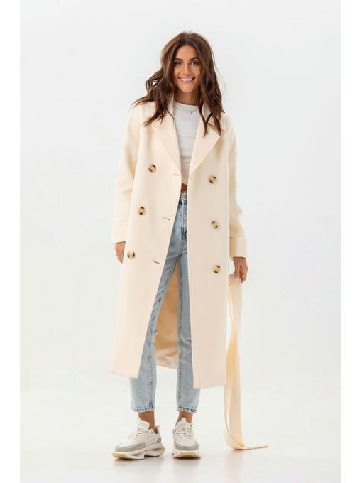 Двубортное пальто молоко