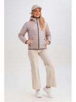 Короткая куртка с капюшоном на весну-осень бежевая