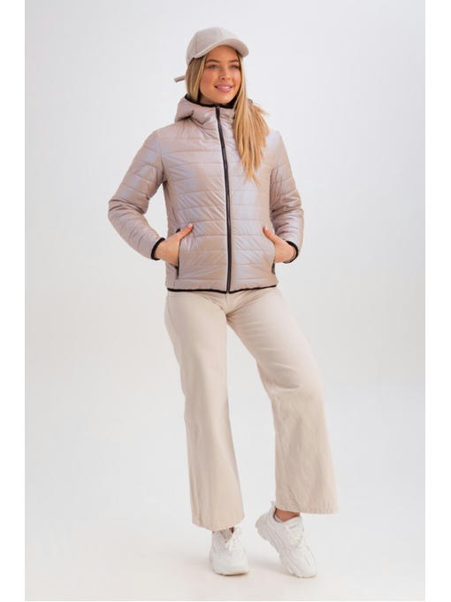 Короткая куртка с капюшоном на весну-осень бежевая