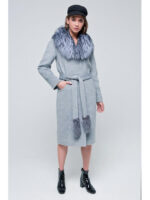 Пальто с мехом серое