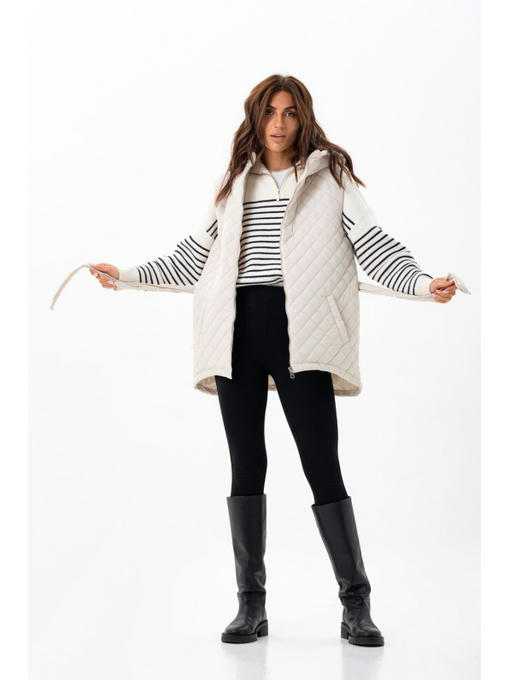 Стеганая жилетка с капюшоном молоко — изображение 4