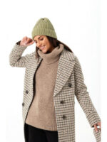 Стильная вязаная женская шапка фисташка