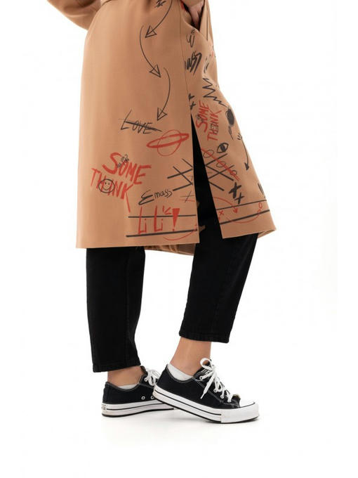 Пальто с дизайнерским рисунком кэмел скетч — изображение 4