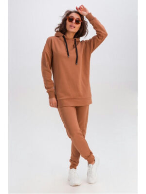 Женский костюм из трехнитки кэмел