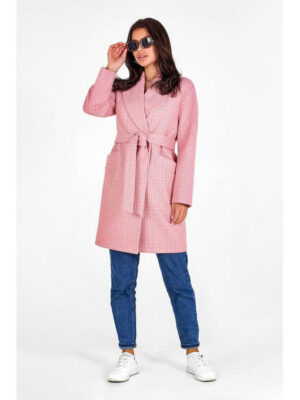 Пальто в клетку розовое
