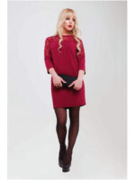 Прямое платье с гипюром марсала