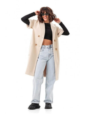 Двубортная жилетка с накладными карманами бежевая