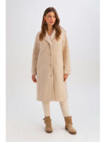 Весеннее пальто на пуговицах бежевое
