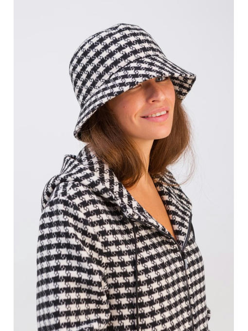 Панама в узор звездочку черно-белая — изображение 3