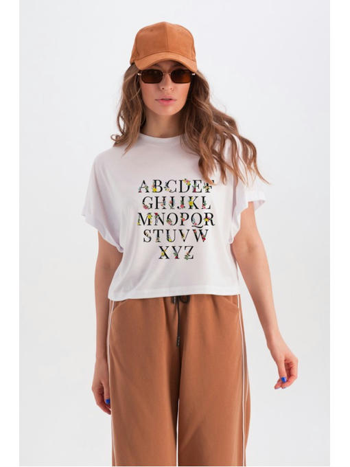 Широкая белая футболка алфавит — изображение 2