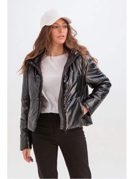 Короткая куртка с капюшоном черная — изображение 3