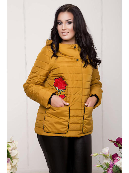 Яркая весенняя женская куртка с вышивкой — изображение 8