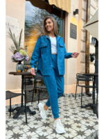 Женский костюм из рубашки и штанов