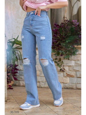 Свободные джинсы со рваной отделкой