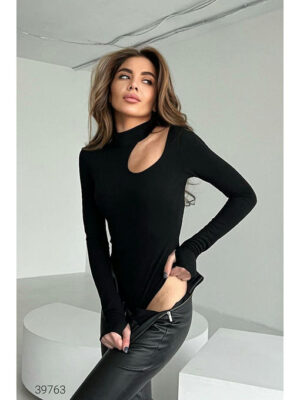 Боди с вырезом