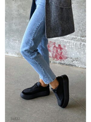 Кожаные кеды на высокой подошве