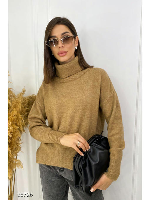 Свитер оверсайз с высоким воротом