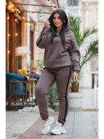 Утепленный спортивный костюм с лампасами