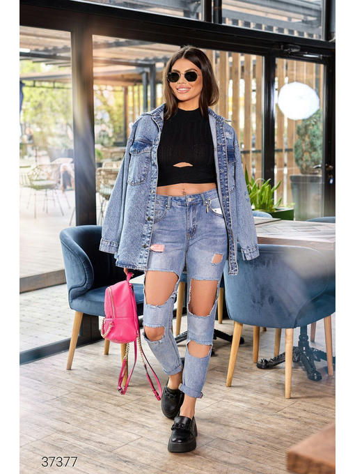 Джинсы с рваной отделкой