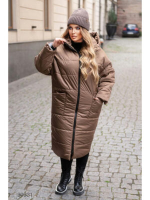Зимнее женское пальто с капюшоном
