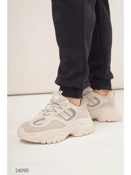 Кроссовки на массивной подошве из комбинированных материалов — изображение 2