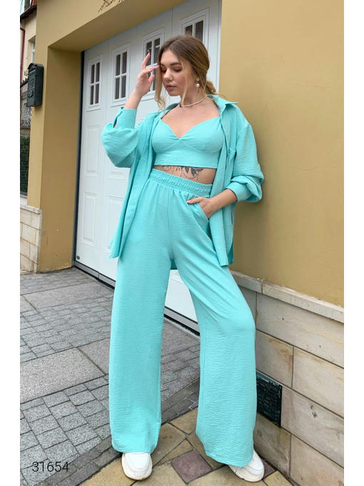 Костюм из топа, рубашки и брюк-палаццо