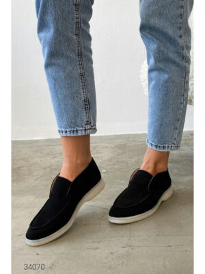 Замшевые лоферы без застежки